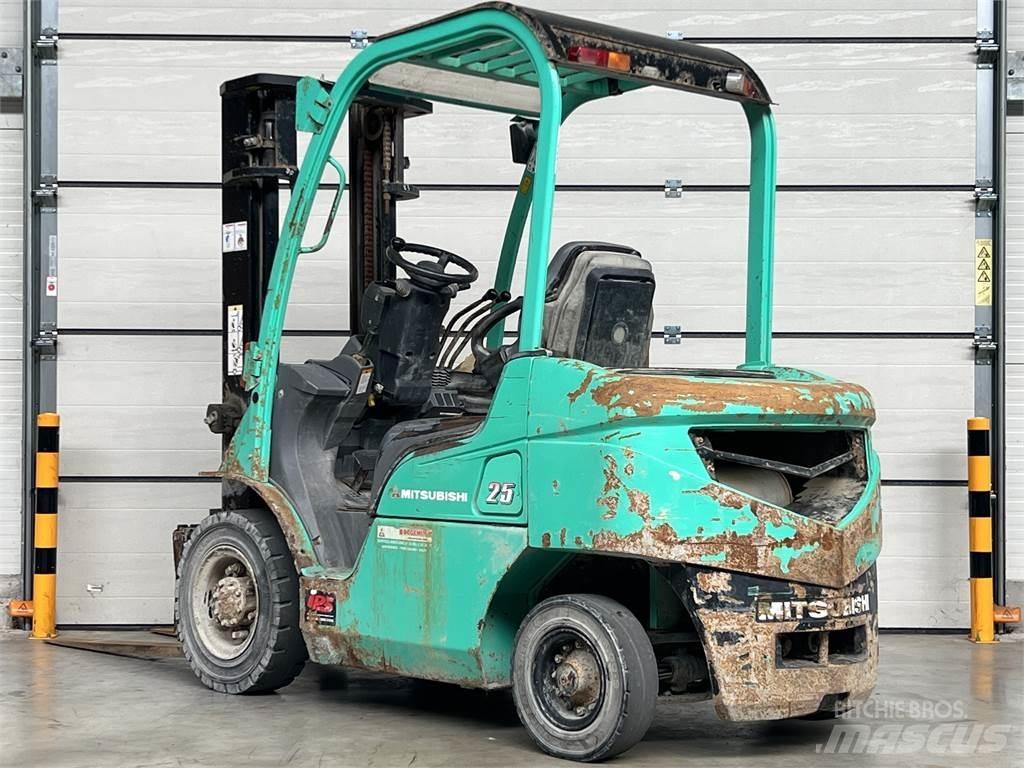Mitsubishi FD25N Empilhadores Diesel