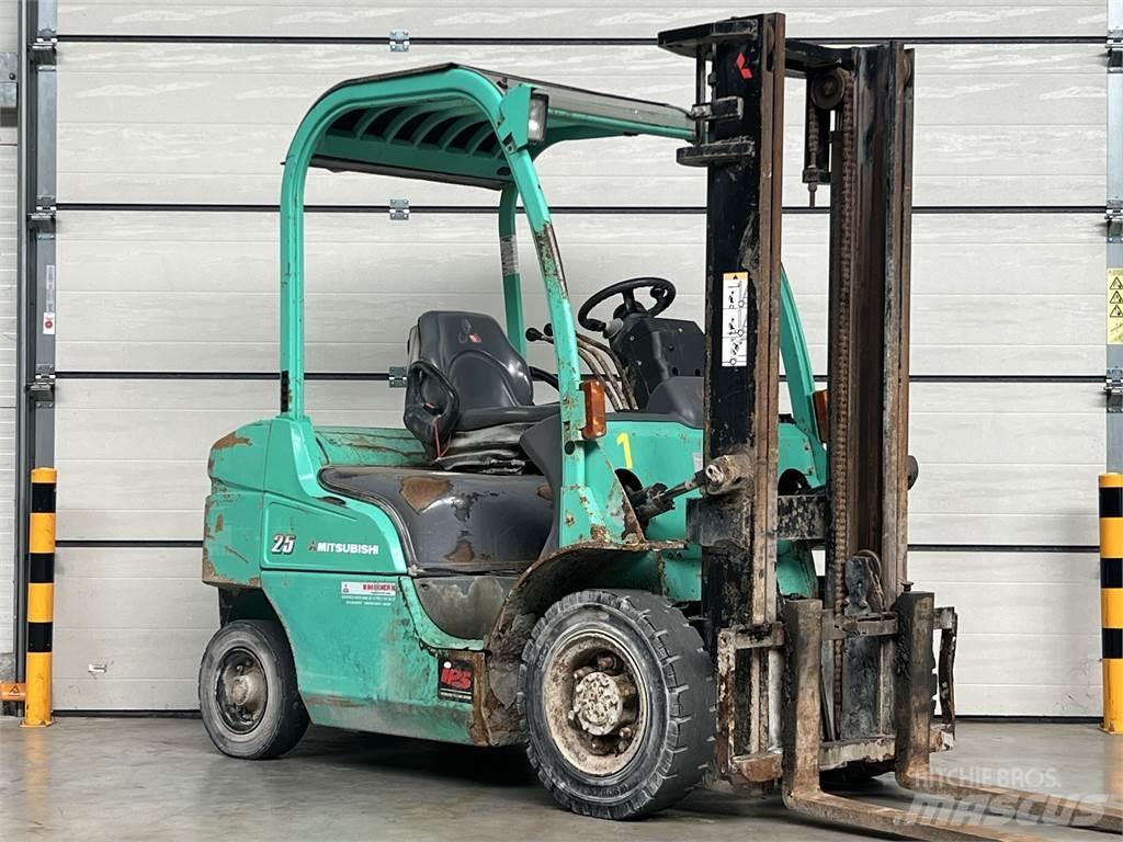 Mitsubishi FD25N Empilhadores Diesel