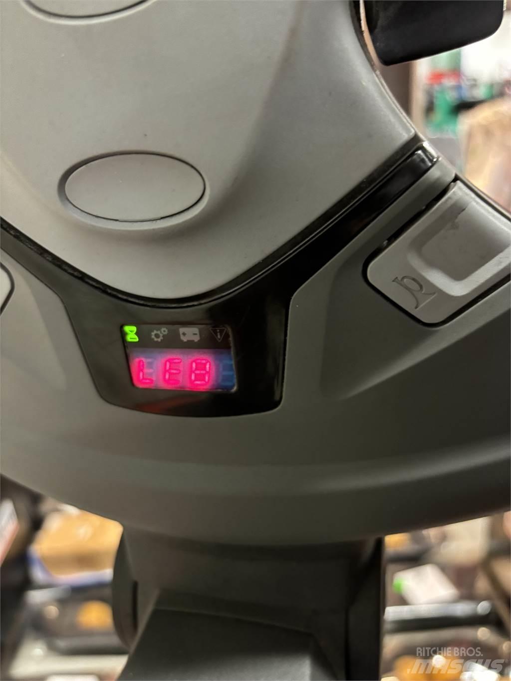 Toyota SWE120 Empilhador para operador externo