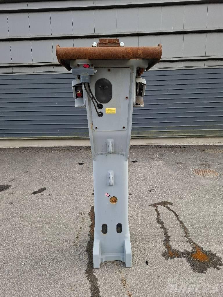 Epiroc EC 155CL Martelos de quebragem