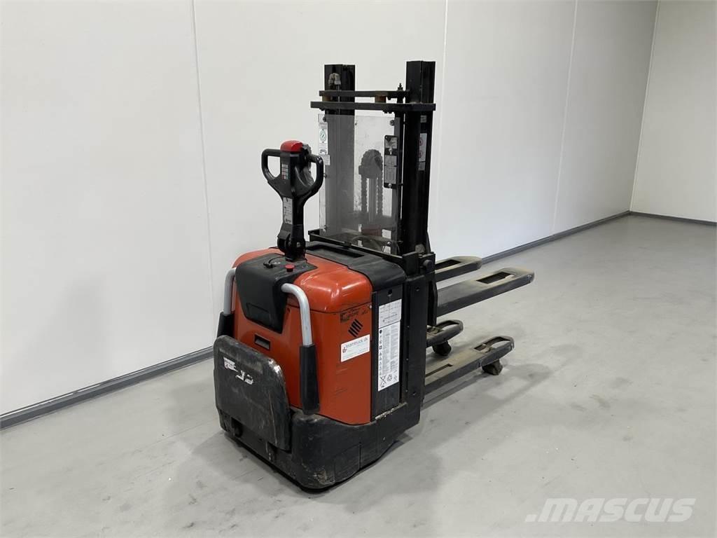 BT SPE125L Self propelled stackers