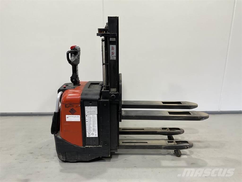 BT SPE125L Self propelled stackers