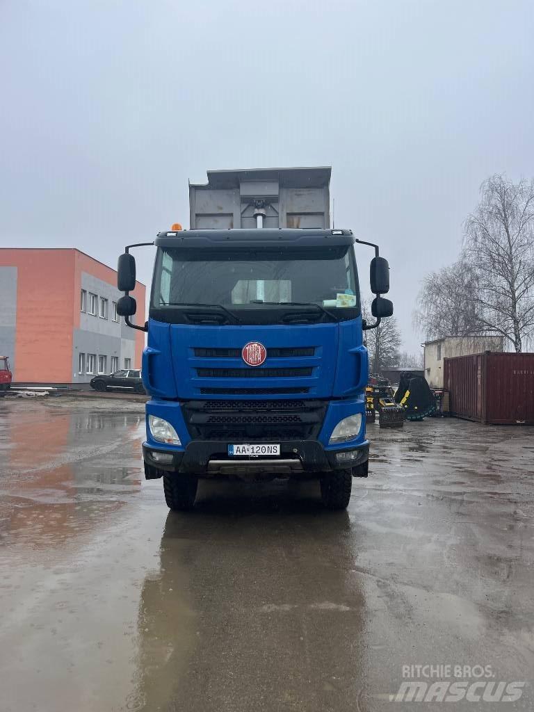 Tatra phoenix Dumpers de obras
