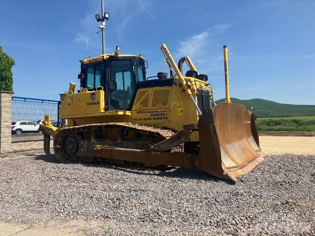 Komatsu D65 EX-18 Dozers - Tratores rastos