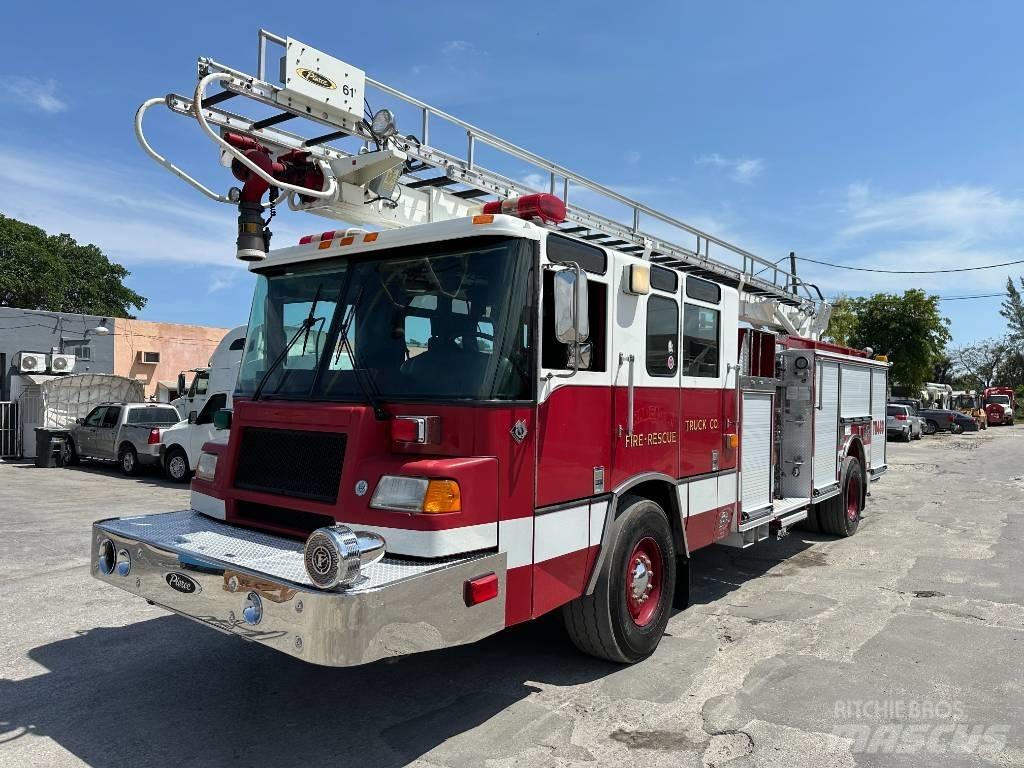  Pierce Quantum Caminhões de bombeiros