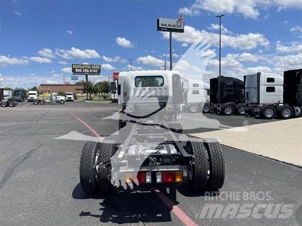 Isuzu NRR Camiões de chassis e cabine