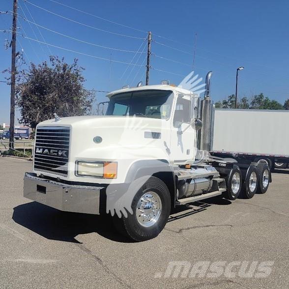 Mack CL733 Cavalos Mecânicos