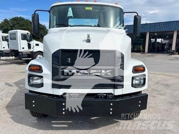 Mack MD6 Camiões de chassis e cabine