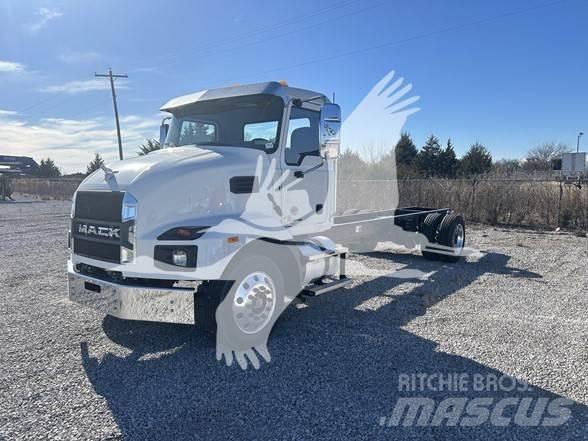 Mack MD6 Camiões de chassis e cabine