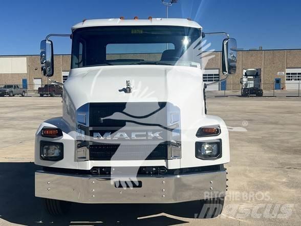 Mack MD6 Camiões de chassis e cabine
