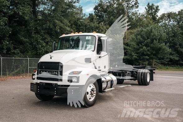 Mack MD6 Camiões de chassis e cabine