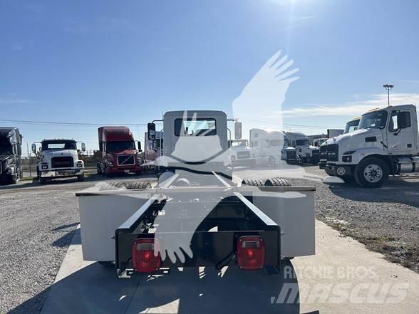 Mack MD6 Camiões de chassis e cabine
