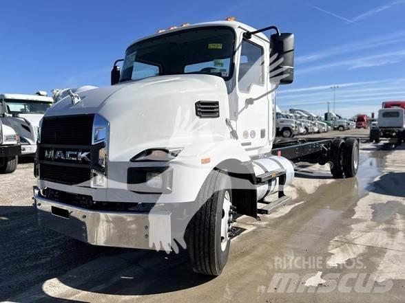 Mack MD6 Camiões de chassis e cabine