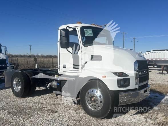 Mack MD6 Camiões de chassis e cabine