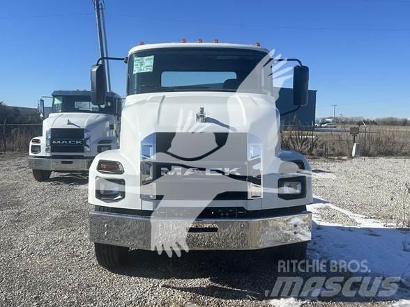 Mack MD6 Camiões de chassis e cabine