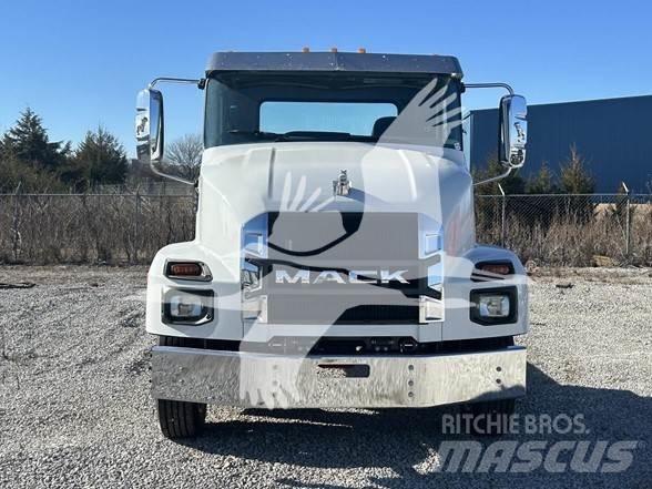 Mack MD6 Camiões de chassis e cabine