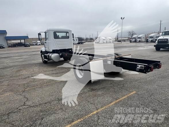 Mack MD6 Camiões de chassis e cabine