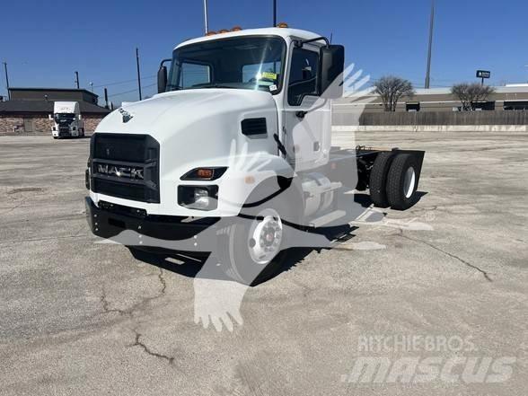 Mack MD6 Camiões de chassis e cabine