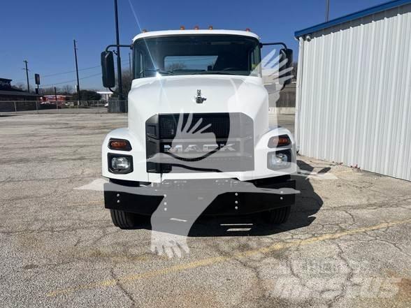 Mack MD6 Camiões de chassis e cabine