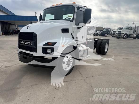 Mack MD6 Camiões de chassis e cabine