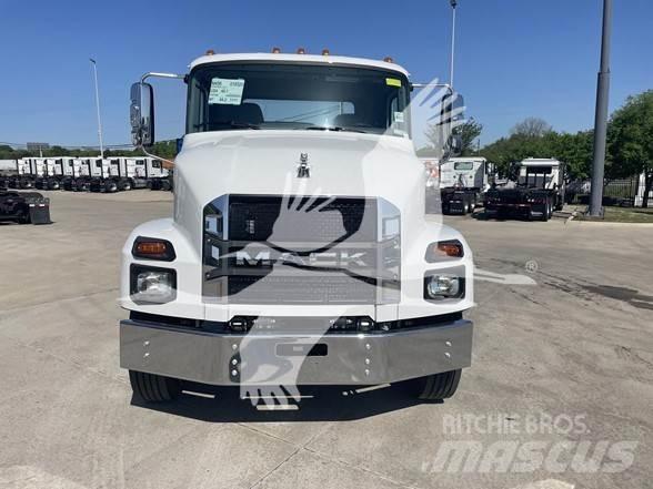 Mack MD6 Cavalos Mecânicos