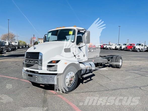 Mack MD6 Camiões de chassis e cabine