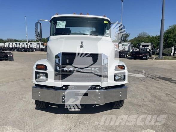 Mack MD6 Cavalos Mecânicos