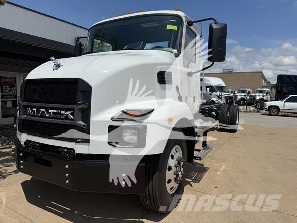 Mack MD6 Camiões de chassis e cabine