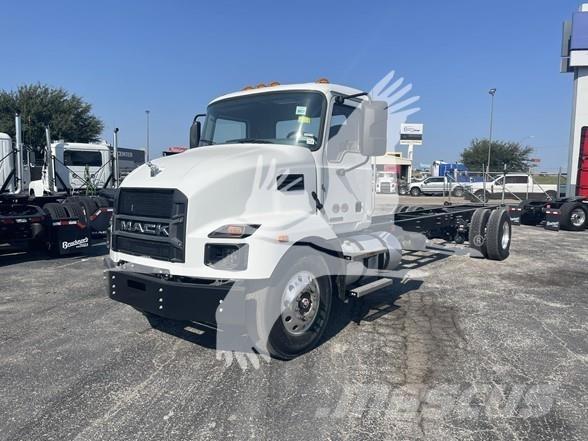 Mack MD6 Camiões de chassis e cabine