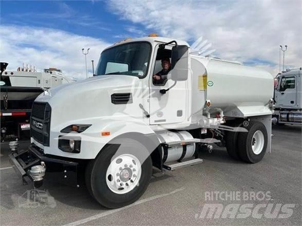 Mack MD7 Camiões-cisterna