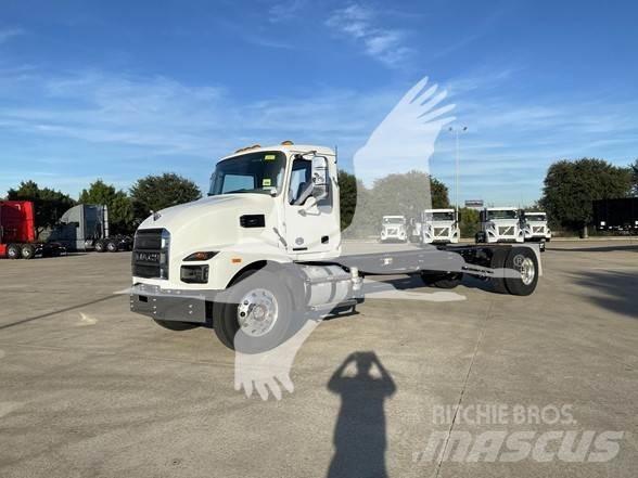 Mack MD7 Camiões de chassis e cabine