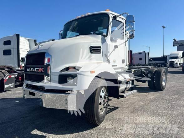 Mack MD7 Camiões de chassis e cabine