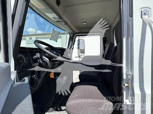 Mack MD7 Camiões de chassis e cabine