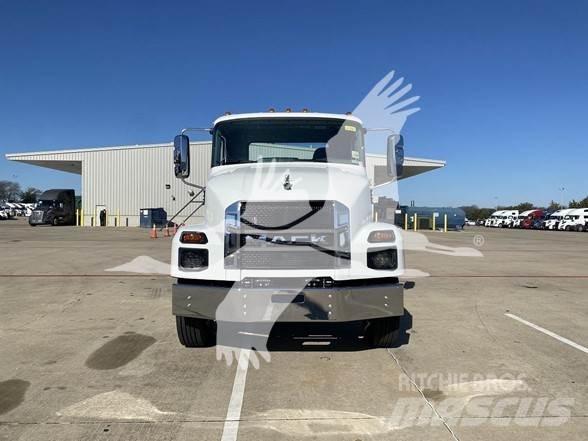 Mack MD7 Camiões de chassis e cabine