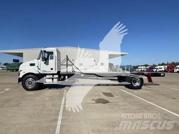 Mack MD7 Camiões de chassis e cabine