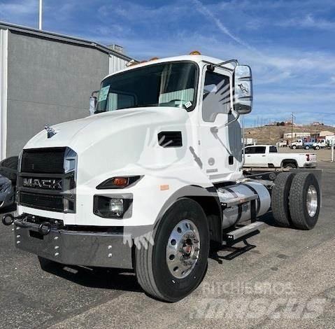 Mack MD7 Camiões de chassis e cabine