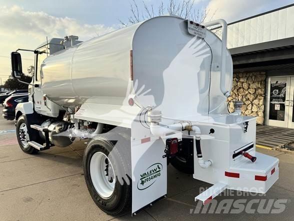 Mack MD7 Camiões-cisterna