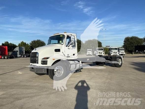 Mack MD7 Camiões de chassis e cabine
