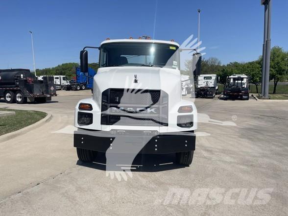 Mack MD7 Camiões de chassis e cabine