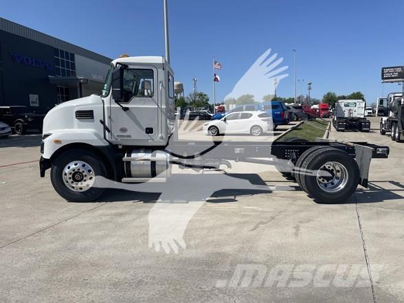Mack MD7 Camiões de chassis e cabine