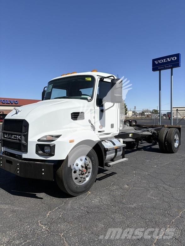 Mack MD7 Camiões de chassis e cabine