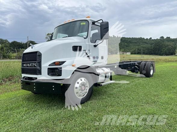 Mack MD7 Camiões de chassis e cabine