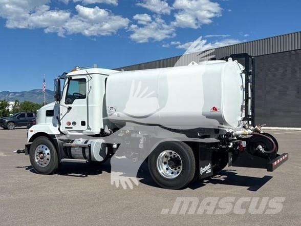 Mack MD7 Camiões-cisterna
