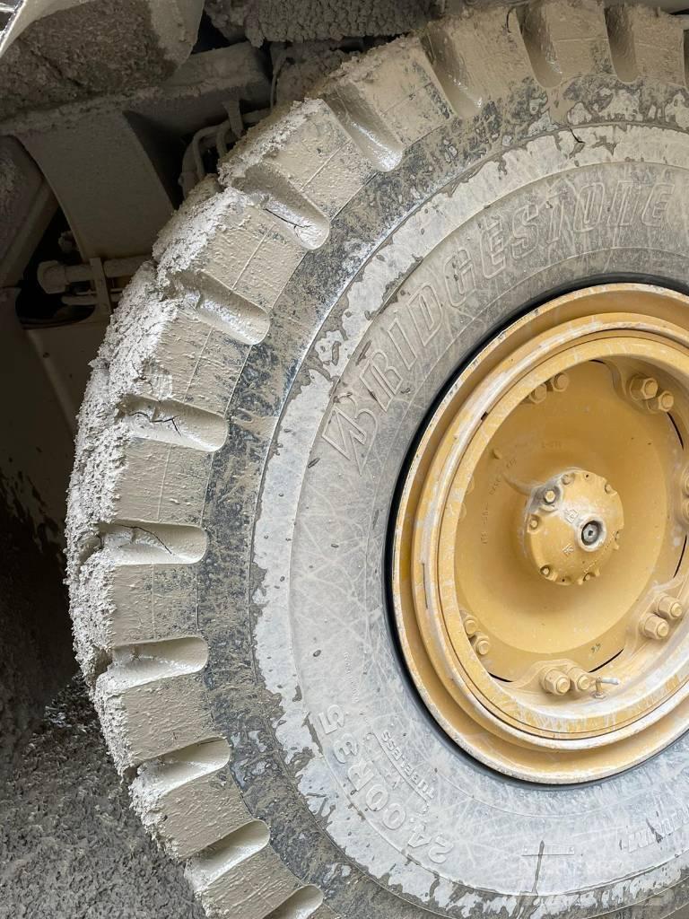 CAT 775G Camiőes basculantes rígidos