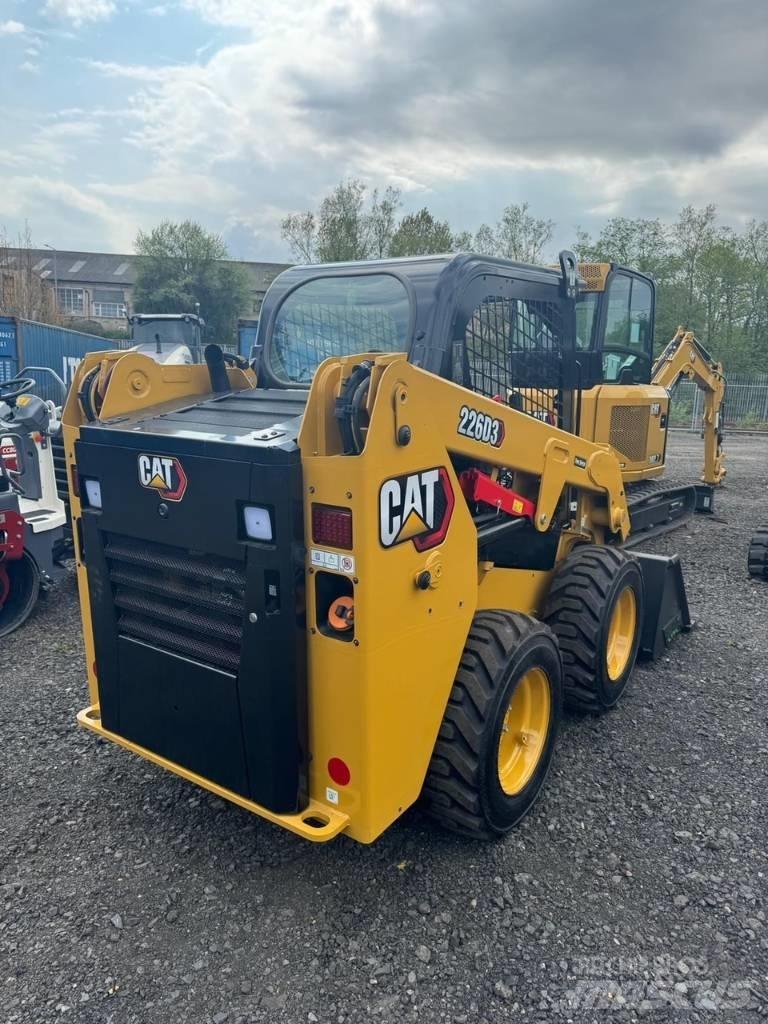 CAT 226D3 Minicarregadeiras