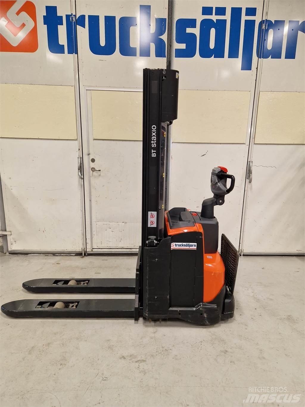 Toyota SWE120L Empilhador para operador externo
