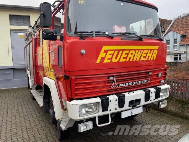 Magirus Deutz FL 16 Caminhões de caixa fechada
