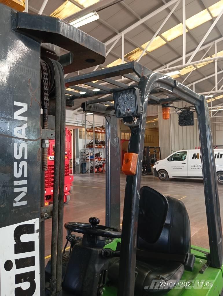 Nissan 1N1L180Q Empilhadores Diesel