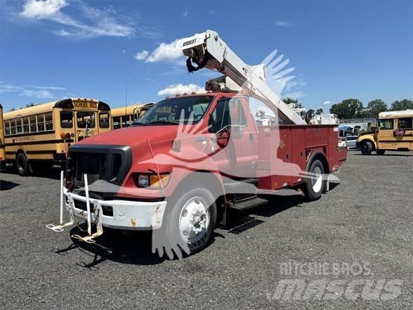 Ford F750 Plataformas aéreas montadas em camião