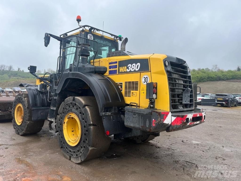Komatsu WA380-8E0 Carregadeiras de rodas